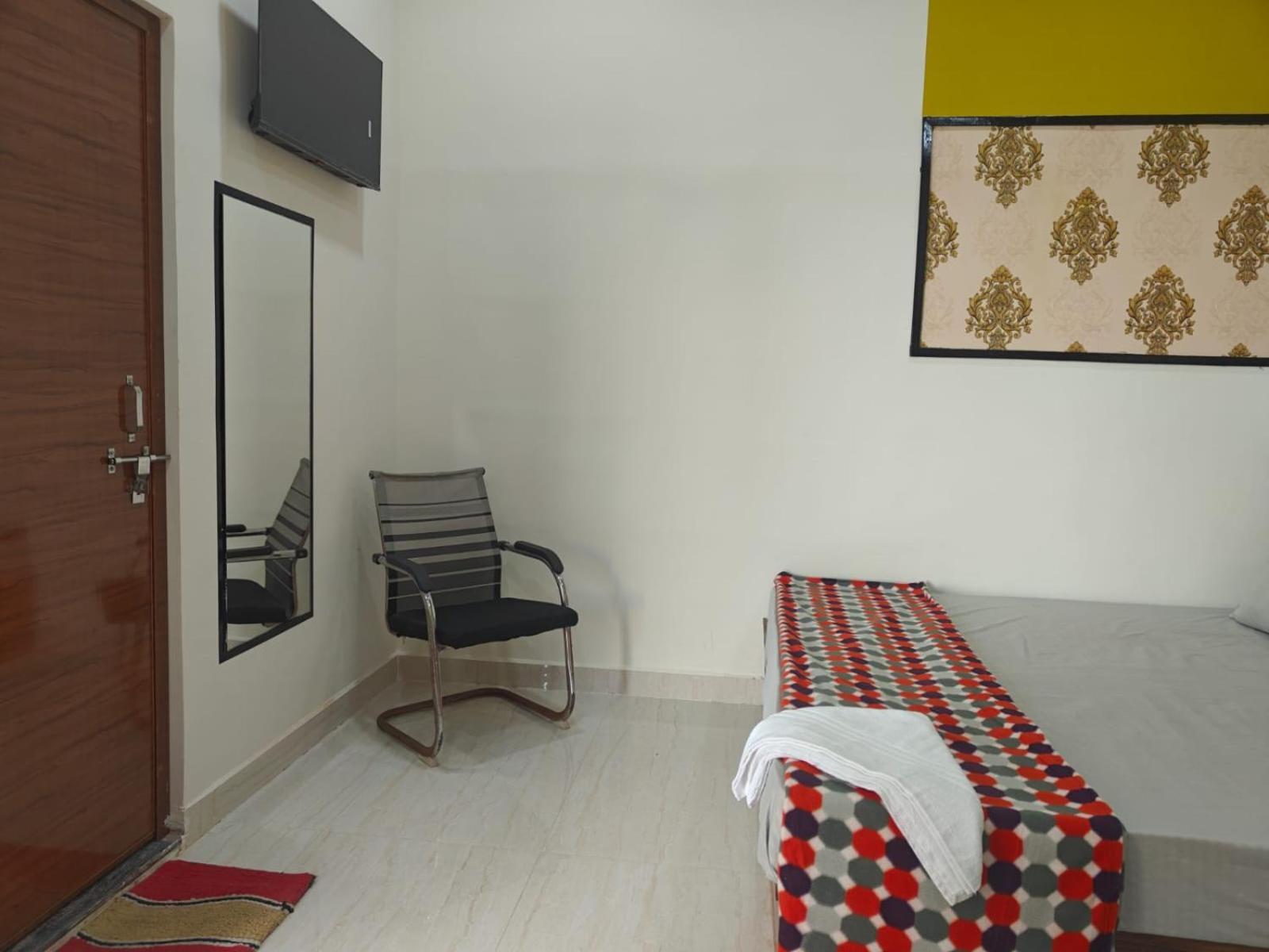 Hari Sharnam Home Stay Mathura Dış mekan fotoğraf